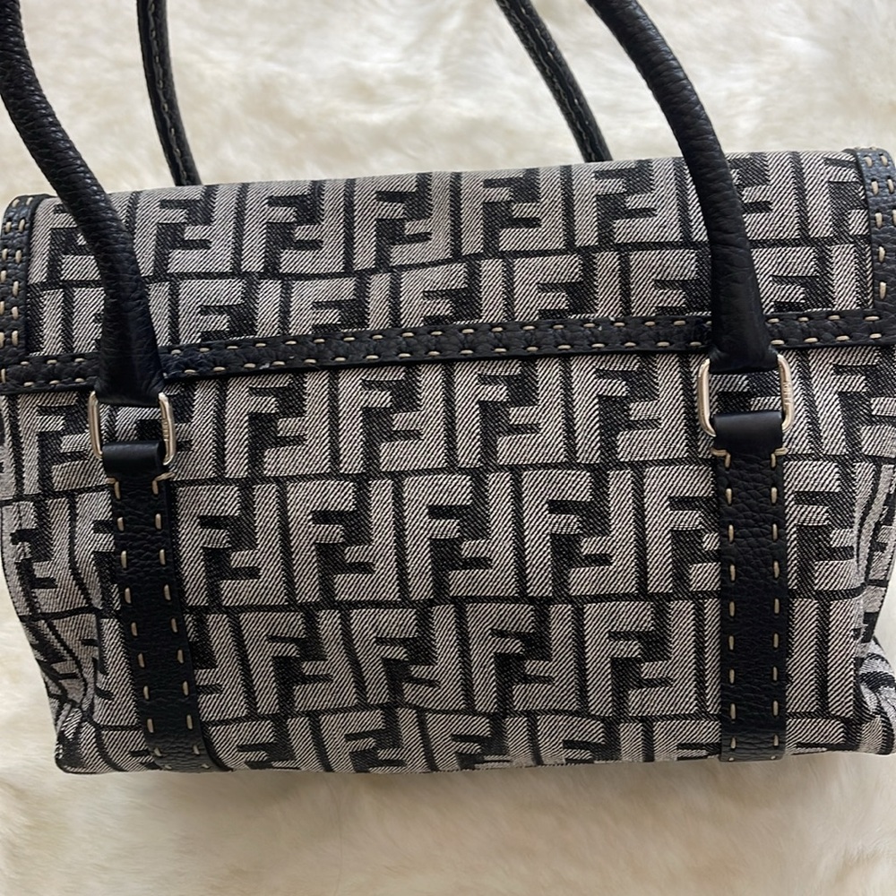 Fendi Zucca Print Black and Gray Shoulder Bag - Picture 4 of 9